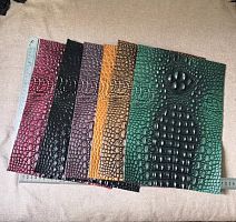 Кожа Крс в формате 35,5*25,5 см с тиснением под крокодила