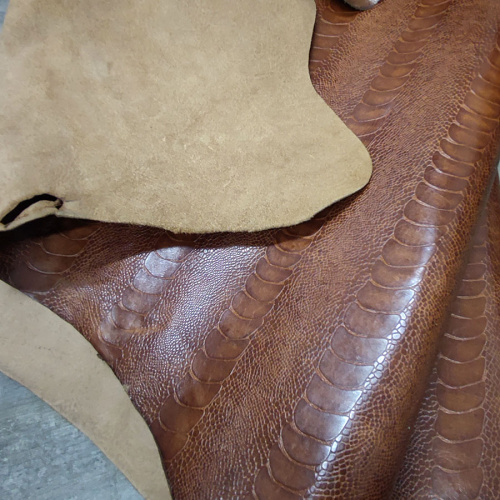 Кожа КРС 1,2 мм с тиснением Страус темный фото 3 Кожа КРС 1,2 мм с тиснением Страус темный фото 3