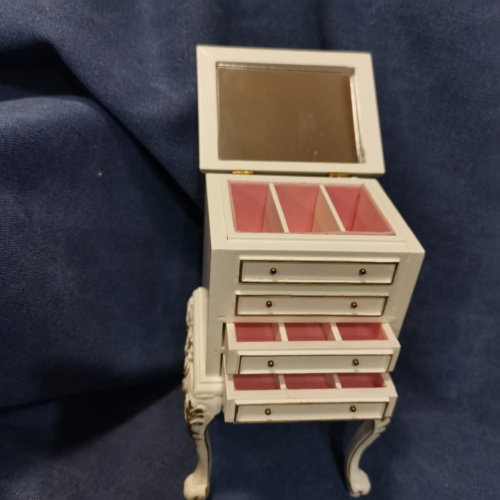 Миниатюра 1:6 для кукол Тумбочка для хранения украшений  D SP_779 - фото товара фото 4