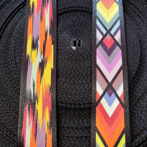 Лента ременная стропа 38 мм Яркие ромбы  LH0128br - фото товара