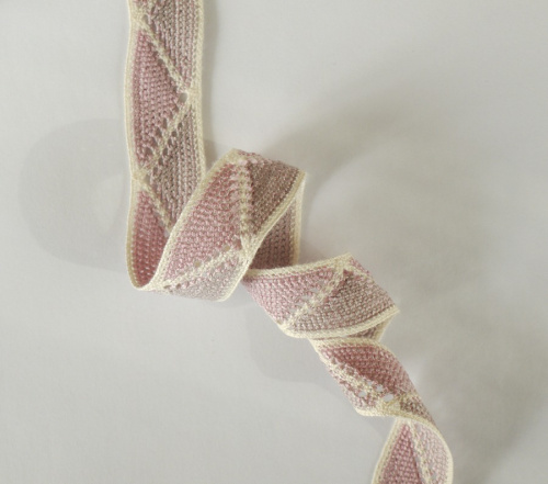 Тесьма хб вязаная Розово-сиреневая 23 мм  TV-013 - фото товара фото 2