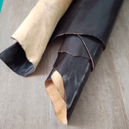 Кожа КРС 1,0-1,2 мм раст.дубл. Черный глянец Италия Кожа КРС 1,0-1,2 мм раст.дубл. Черный глянец Италия