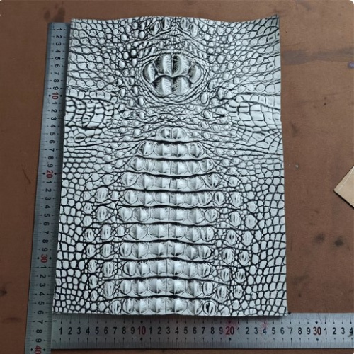 Кожа Крс в формате 35,5*25,5 см с тиснением под крокодила фото 5